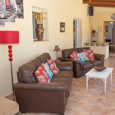Casa Ana - Delightful Semi-detached With Large Swimming Pool, Tennis Court And Huge Gardens Free Wifi 투레